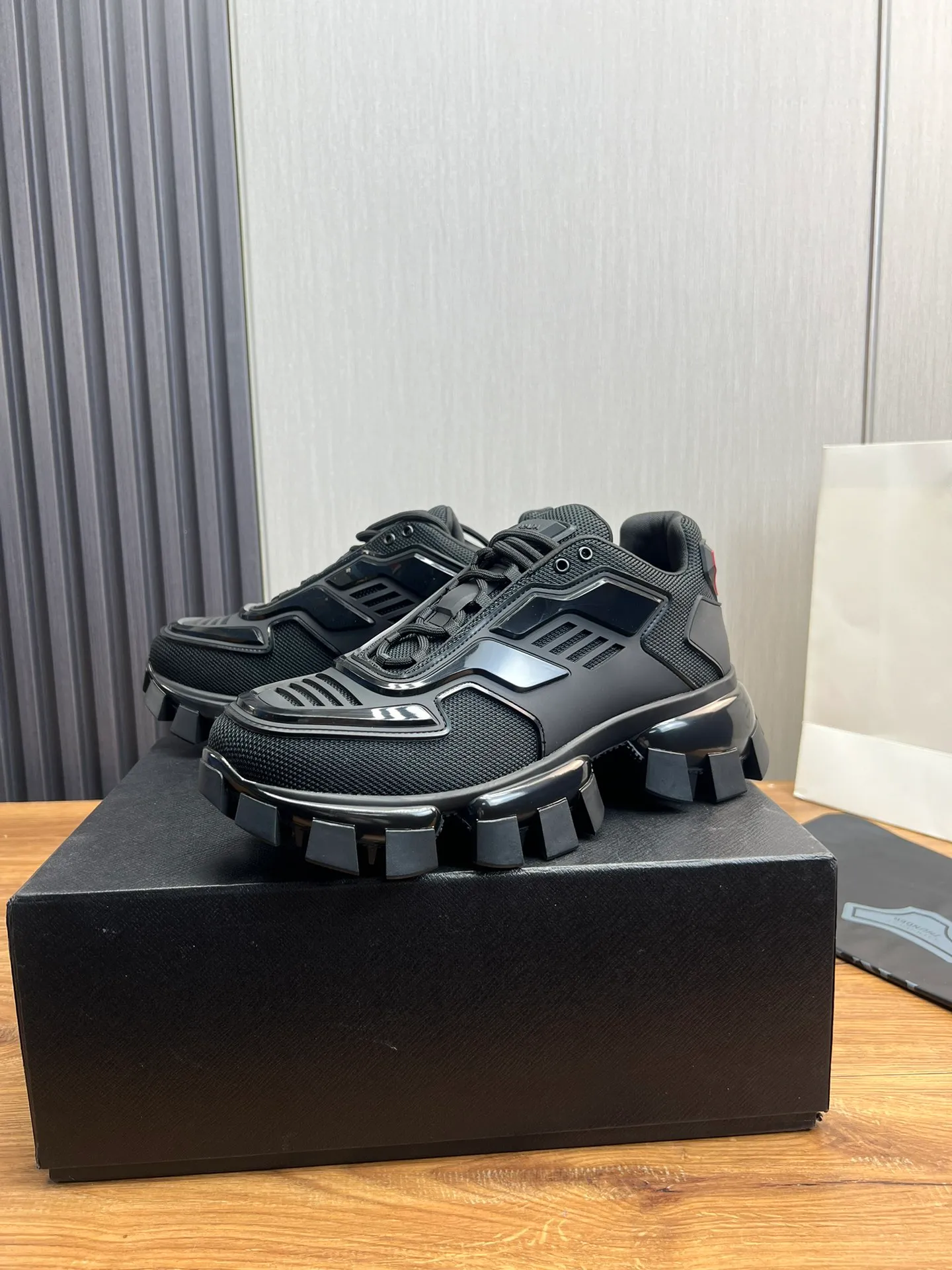 Men's shoes 💰620💰 [PRADA] Popular thick-soled shoes for couples 👩‍❤️‍👨 Available all year round ✔️Official website synchronization Original fly-knit film fabric + cowhide lining, 1⃣️ to 1⃣️ replica, original sole, 36-45 (45 made to order, non-refundable)